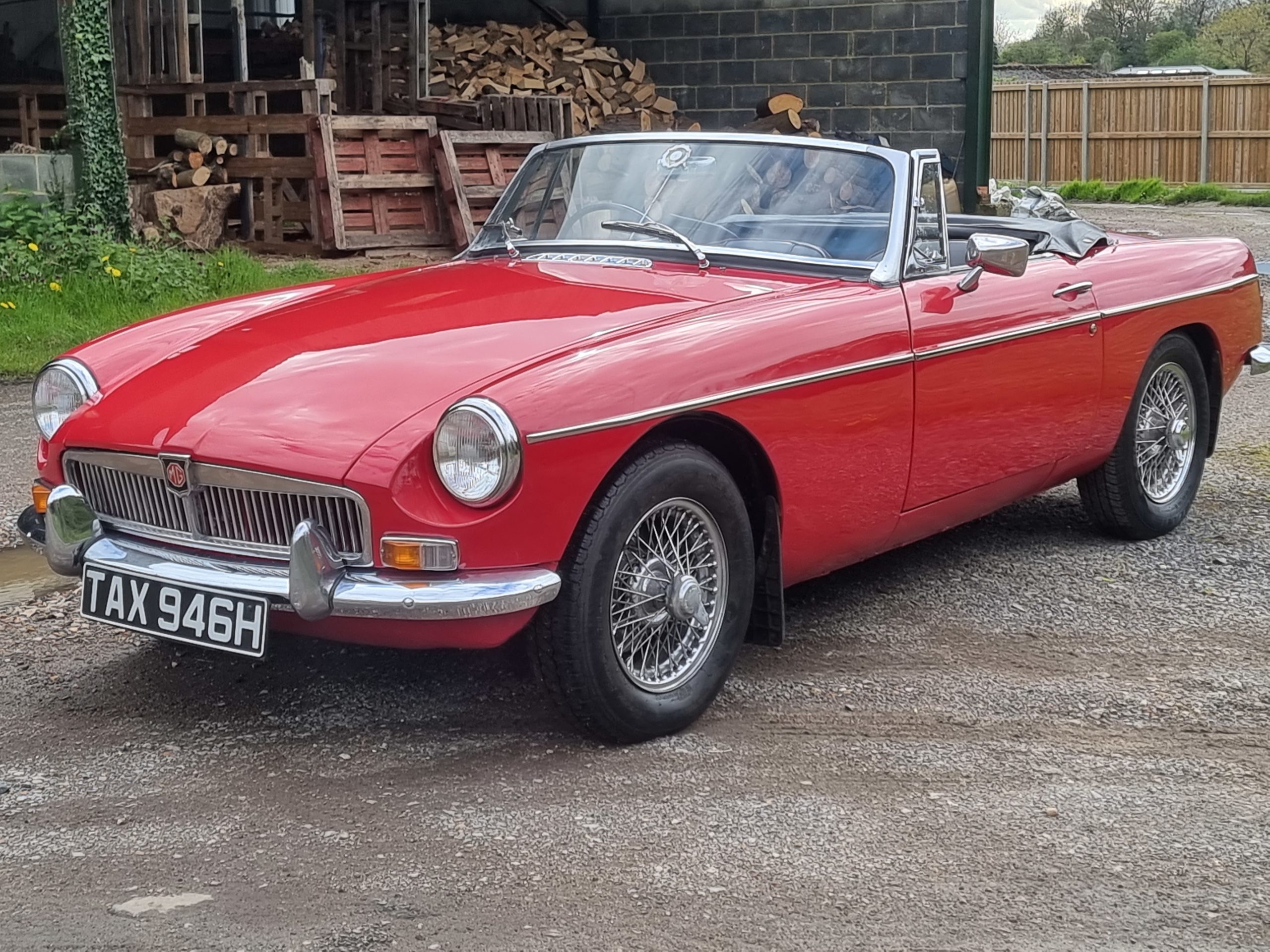 MG B Roadster, 1969, Tartan Red | Croydon Classics